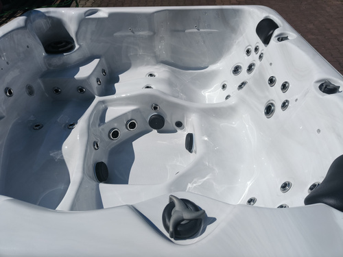 WANNA RAVON OPAL GOLD- Wanna ogrodowa / zewnętrzna jacuzzi