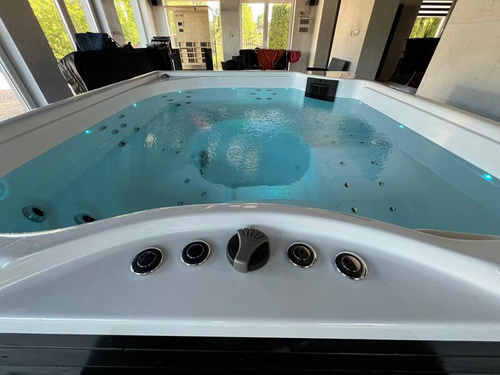 Wanna ogrodowa / zewnętrzna jacuzzi RAVON SPA GOLD