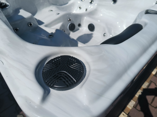 WANNA RAVON OPAL GOLD- Wanna ogrodowa / zewnętrzna jacuzzi