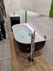 Wanna przyścienna Ravon Sensual Wall, z masażem i chromoterapią, bikolor