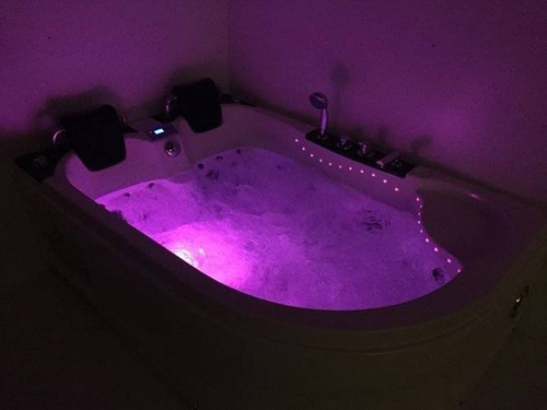 WANNA SPA Z HYDROMASAŻEM JACUZZI AQUAPEUTIC 162, 180x122x59 cm, prawa