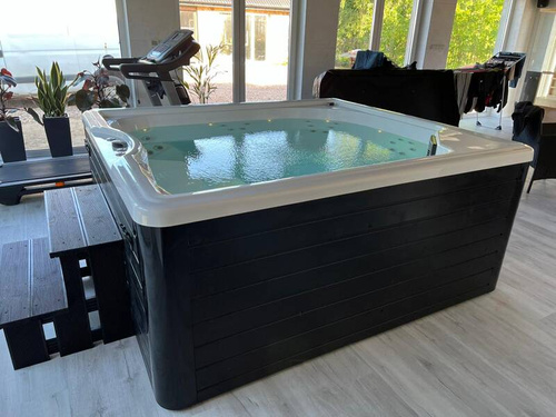 Wanna ogrodowa / zewnętrzna jacuzzi RAVON SPA GOLD