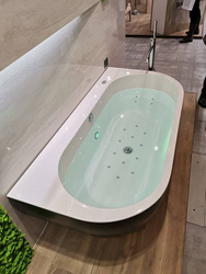 Wanna przyścienna Ravon Sensual Wall, z masażem i chromoterapią, bikolor