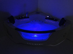 WANNA SPA Z HYDROMASAŻEM JACUZZI AQUAPEUTIC 1060, 2-osobowa 154x154x69 cm