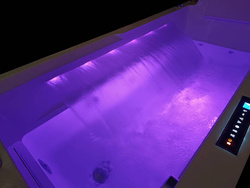 WANNA WOLNOSTOJĄCA Z HYDROMASAŻEM JACUZZI AQUAPEUTIC 1802 A, 170x78x60 cm