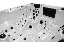 WANNA ZEWNĘTRZNA Z HYDROMASAŻEM AQUAPEUTIC 1662, 4-osobowa 200x200x80 cm, z obudową
