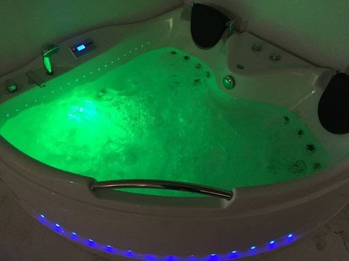 WANNA SPA Z HYDROMASAŻEM JACUZZI AQUAPEUTIC 186, narożna 2-osobowa, 152 x 152 x 71 cm