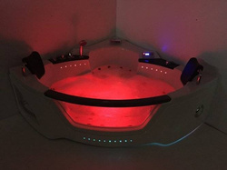 WANNA SPA Z HYDROMASAŻEM JACUZZI AQUAPEUTIC 1060, 2-osobowa 154x154x69 cm