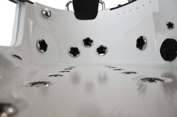 WANNA SPA Z HYDROMASAŻEM JACUZZI AQUAPEUTIC 1060, 2-osobowa 154x154x69 cm