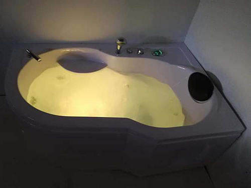 WANNA SPA Z HYDROMASAŻEM JACUZZI AQUAPEUTIC AQ-207, 1-osobowa 150x92 cm lewa