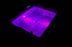 WANNA SPA Z HYDROMASAŻEM AQUAPEUTIC AQ-1666, 2-osobowa, 150x180x67 cm, z obudową