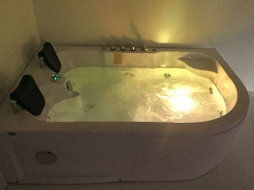 Wanna łazienkowa SPA z hydromasażem MO-631 PLUS, 2-osobowa 180x120x66cm lewa