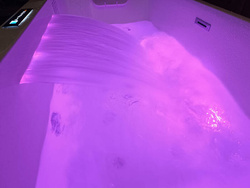 WANNA WOLNOSTOJĄCA Z HYDROMASAŻEM JACUZZI AQUAPEUTIC AQ-1801A PRESTIGE 1-osobowa 170 x 80 x 58 cm