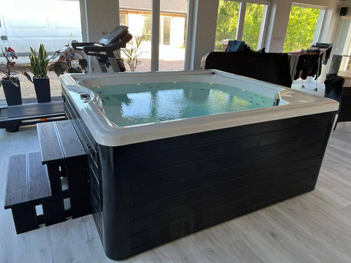 Wanna ogrodowa / zewnętrzna jacuzzi RAVON SPA GOLD