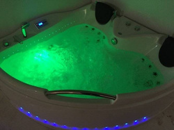 WANNA SPA Z HYDROMASAŻEM JACUZZI AQUAPEUTIC 186, narożna 2-osobowa, 152 x 152 x 71 cm