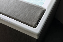 Wanna z hydromasażem Divina XL Outdoor SPA Plus Novellini, 200x200x85 cm