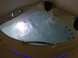 WANNA SPA Z HYDROMASAŻEM JACUZZI AQUAPEUTIC 186, narożna 2-osobowa, 152 x 152 x 71 cm