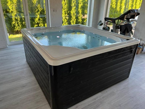 Wanna ogrodowa / zewnętrzna jacuzzi RAVON SPA GOLD