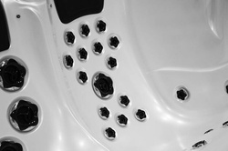 WANNA ZEWNĘTRZNA Z HYDROMASAŻEM AQUAPEUTIC 1662, 4-osobowa 200x200x80 cm, z obudową