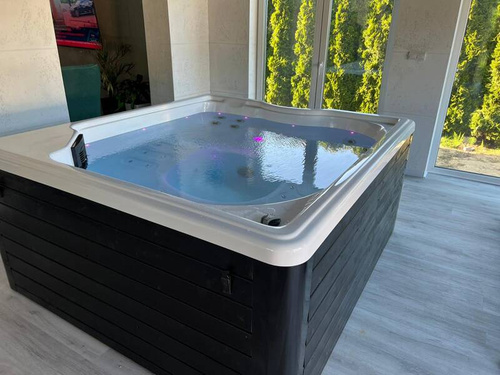 Wanna ogrodowa / zewnętrzna jacuzzi RAVON SPA GOLD