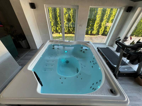 Wanna ogrodowa / zewnętrzna jacuzzi RAVON SPA GOLD