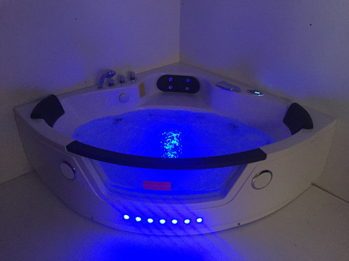 Wanna z hydromasażem narożna SPA AQ-1004 Turbo  2-osobowa, 152x152x56 cm