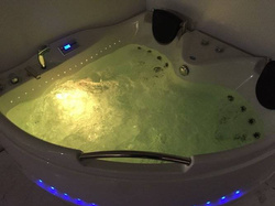 WANNA SPA Z HYDROMASAŻEM JACUZZI AQUAPEUTIC 186, narożna 2-osobowa, 152 x 152 x 71 cm