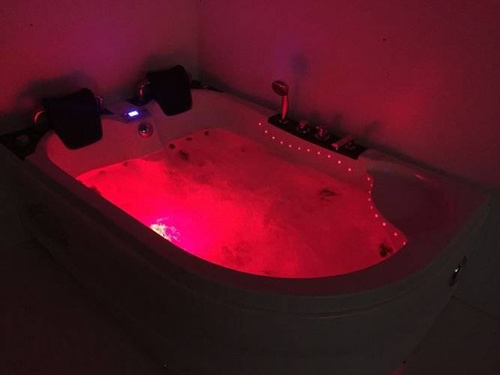 WANNA SPA Z HYDROMASAŻEM JACUZZI AQUAPEUTIC 162, 180x122x59 cm, prawa